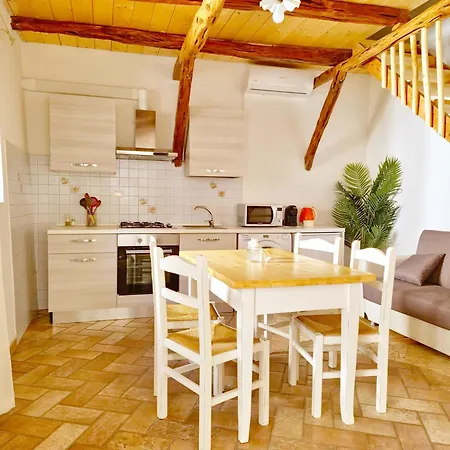 Le Arcada - Nel Cuore Del Centro Storico Di Orosei