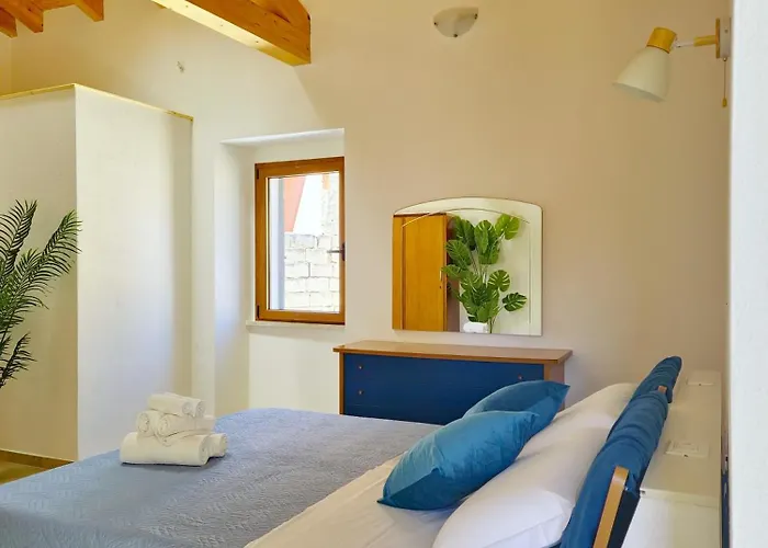 Le Arcada - Nel Cuore Del Centro Storico Di Orosei